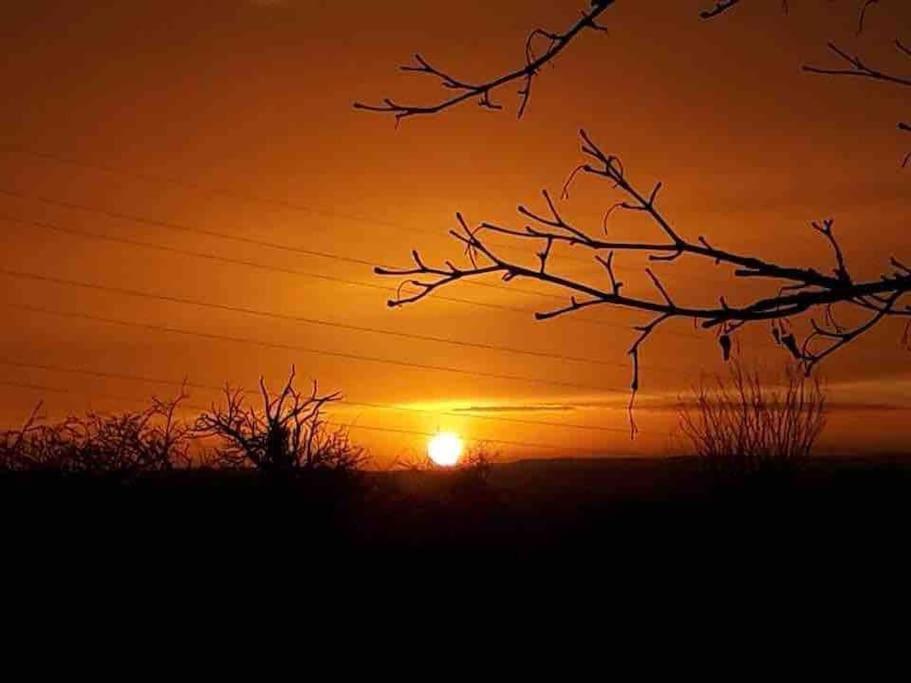 Romantic Shepherds Hut With Stunning Sunsets Hollingbourne Exterior foto